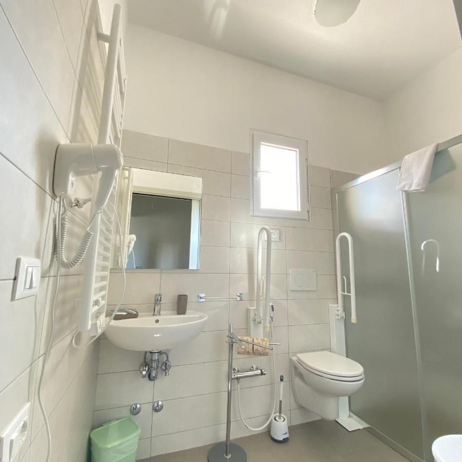 Hotel Bed And Book Rimini Exterior foto
