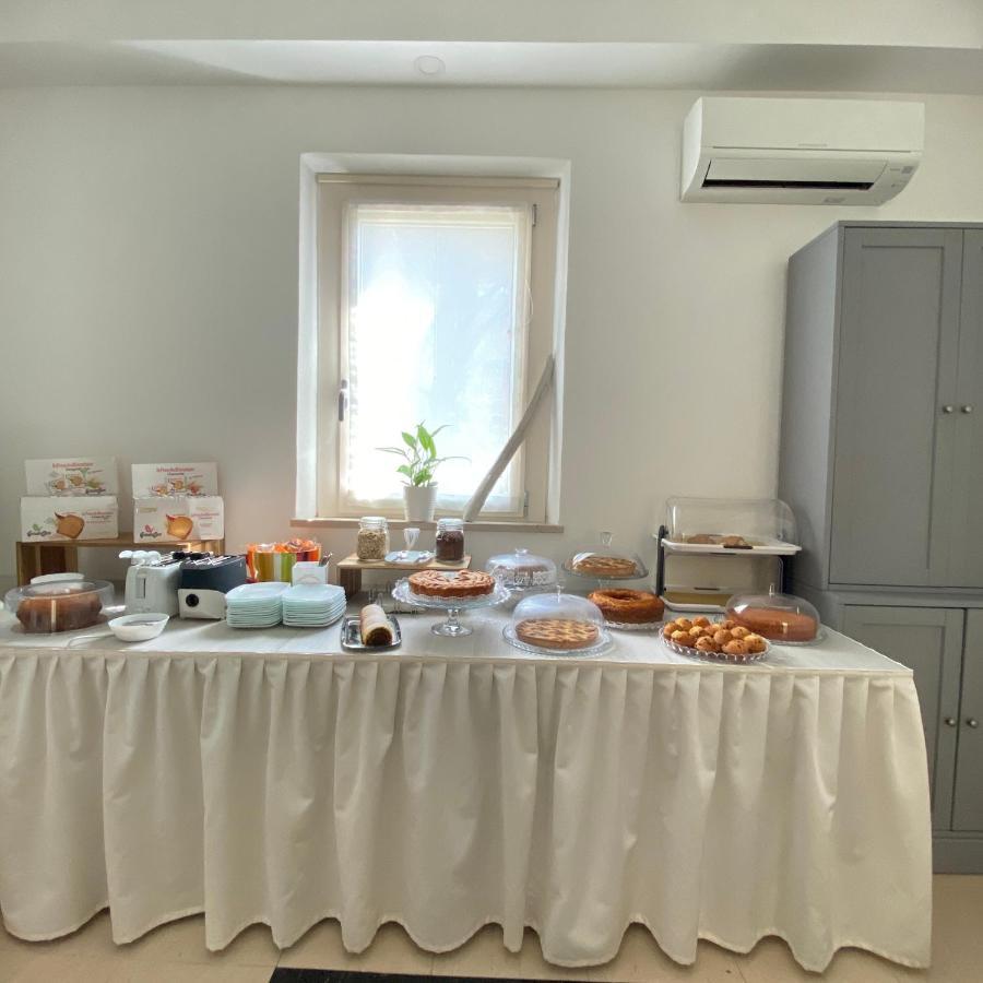 Hotel Bed And Book Rimini Exterior foto