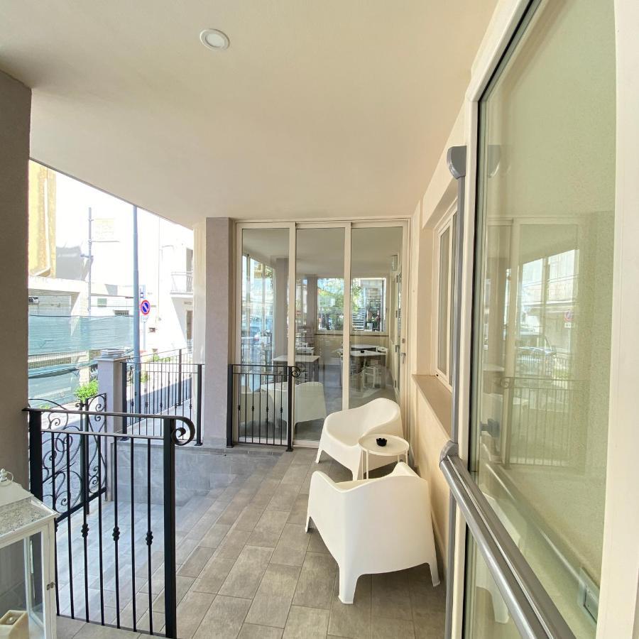 Hotel Bed And Book Rimini Exterior foto
