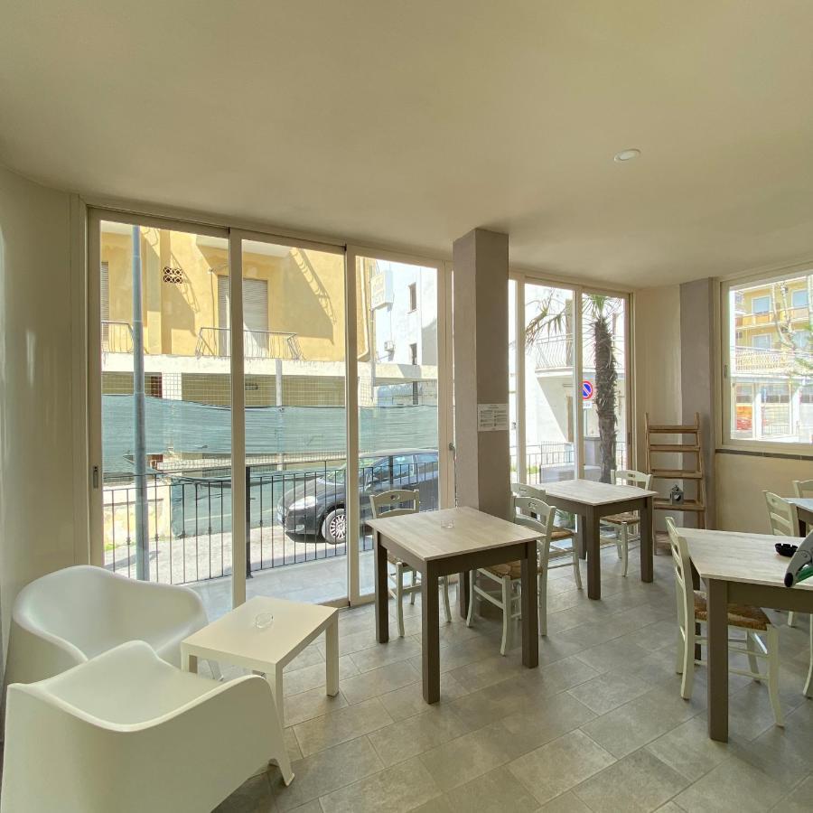 Hotel Bed And Book Rimini Exterior foto