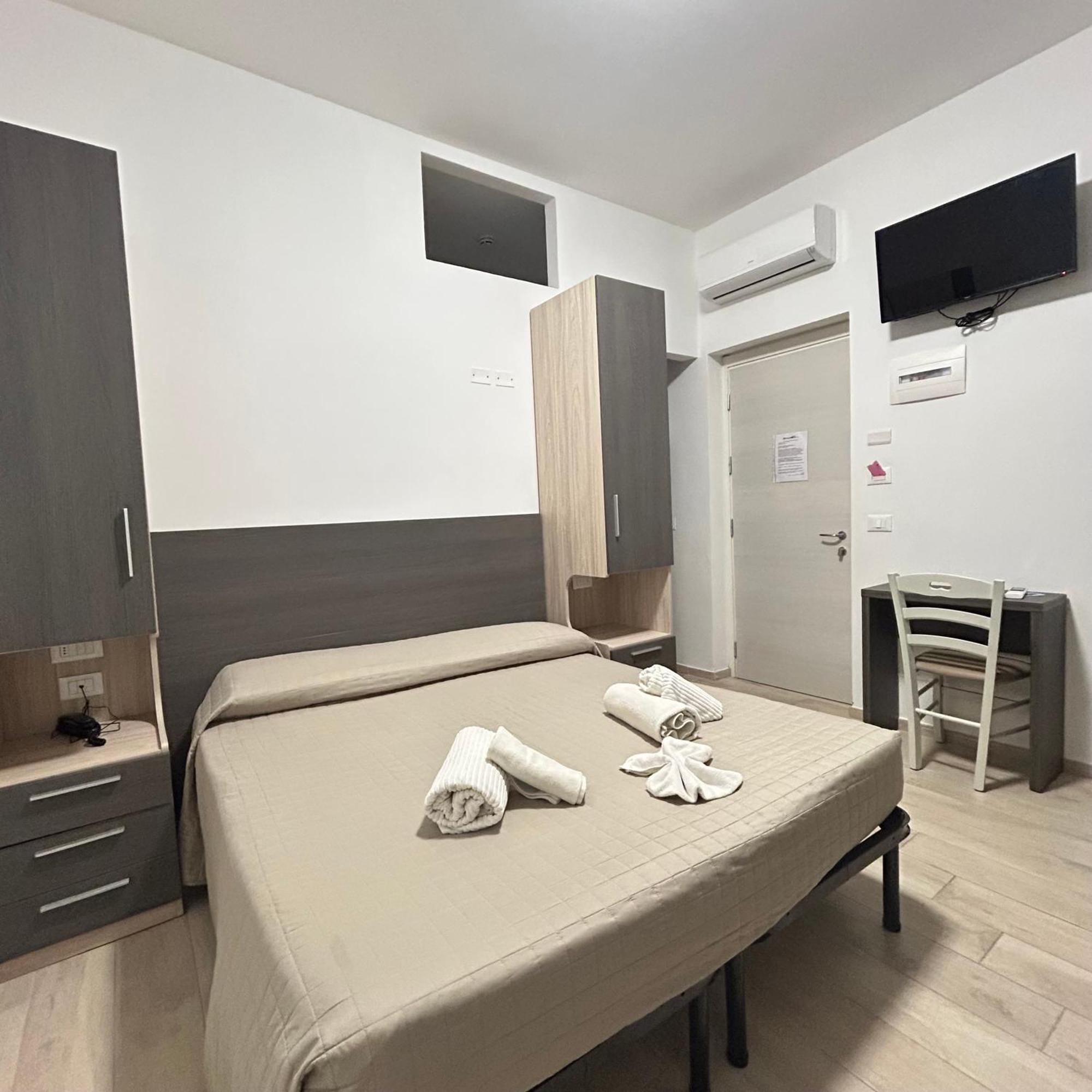 Hotel Bed And Book Rimini Exterior foto